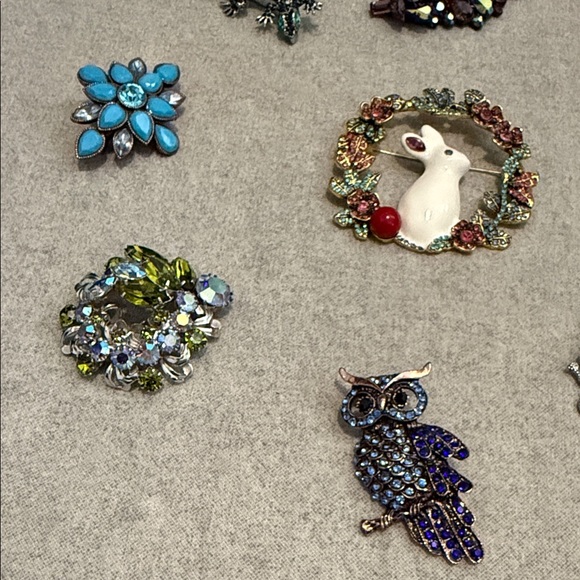 Colorful Animal and Floral Brooch Set - Picture 2 of 4
